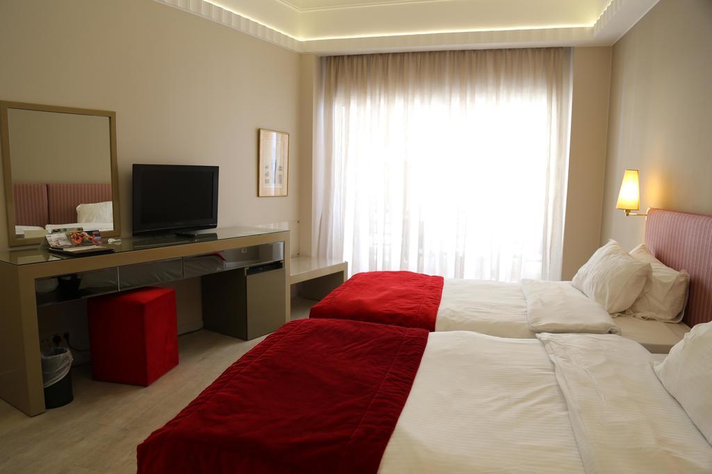Warwick Palm Beach Hotel Бейрут Экстерьер фото